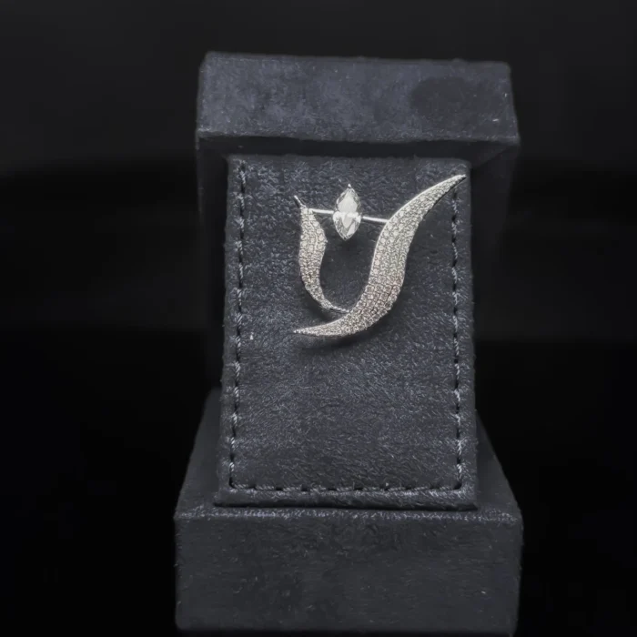 ⁦سارة بروش زركون أبيضن مطلي بالروديوم عالي الجودة⁩ - الصورة ⁦3⁩