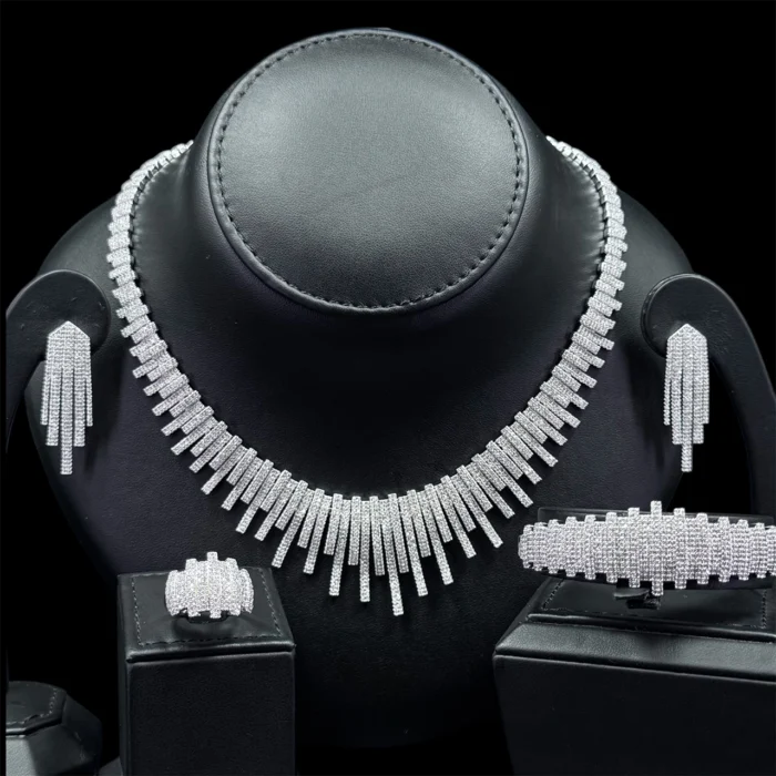 ⁦سيرين طقم أبيض كامل من الزركون الأبيض مطلي بالروديوم عالي الجودة⁩ - الصورة ⁦2⁩