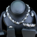 ⁦إيلان طقم كامل من الزركون الأبيض مطلي بالروديوم عالي الجودة⁩ - الصورة ⁦2⁩